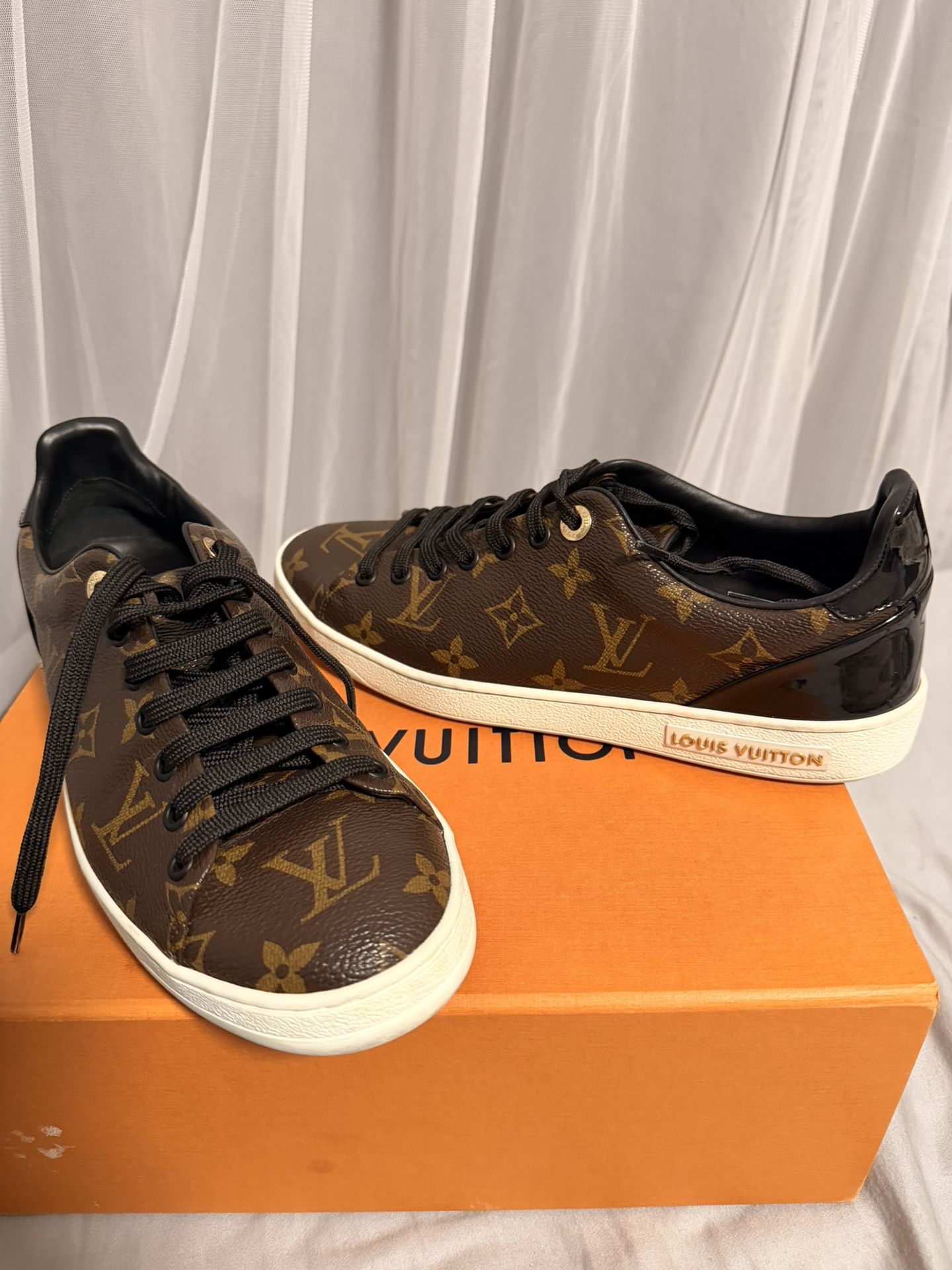 Louis Vuitton Women Sneakers 
