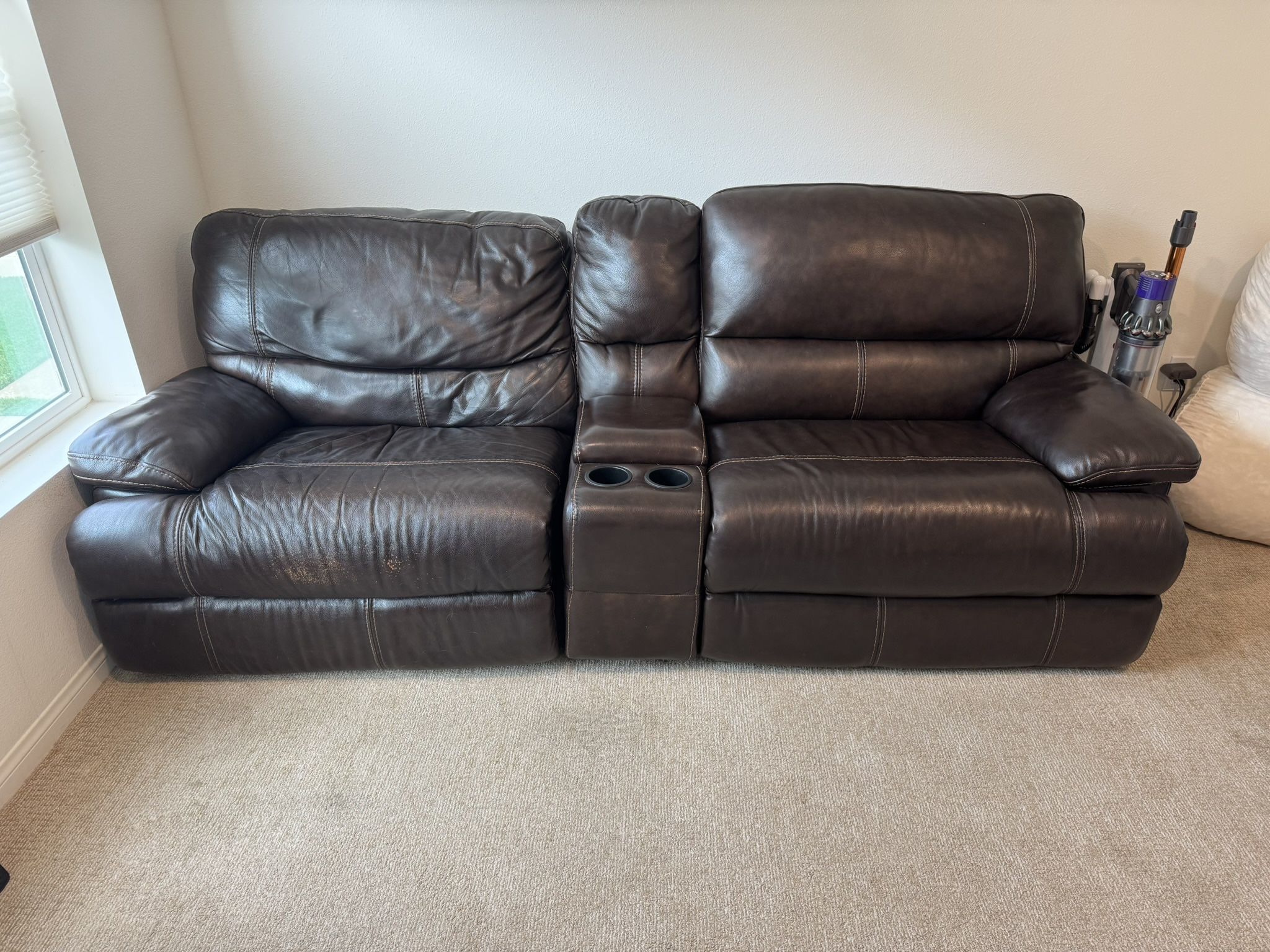 Bassett Leather Power Reclining Loveseat w Center Console