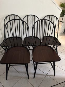 Set of 5 Windsor dinig Chairs