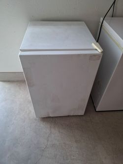 Mini fridge