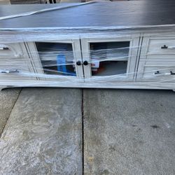 TV Console, Matches Dining Table We Have not In Not Separate $250 