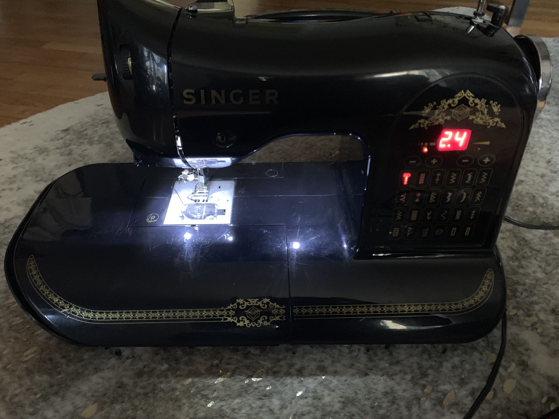 Singer Sewing Machine 160th Anniversary Edition for Sale in Long Beach