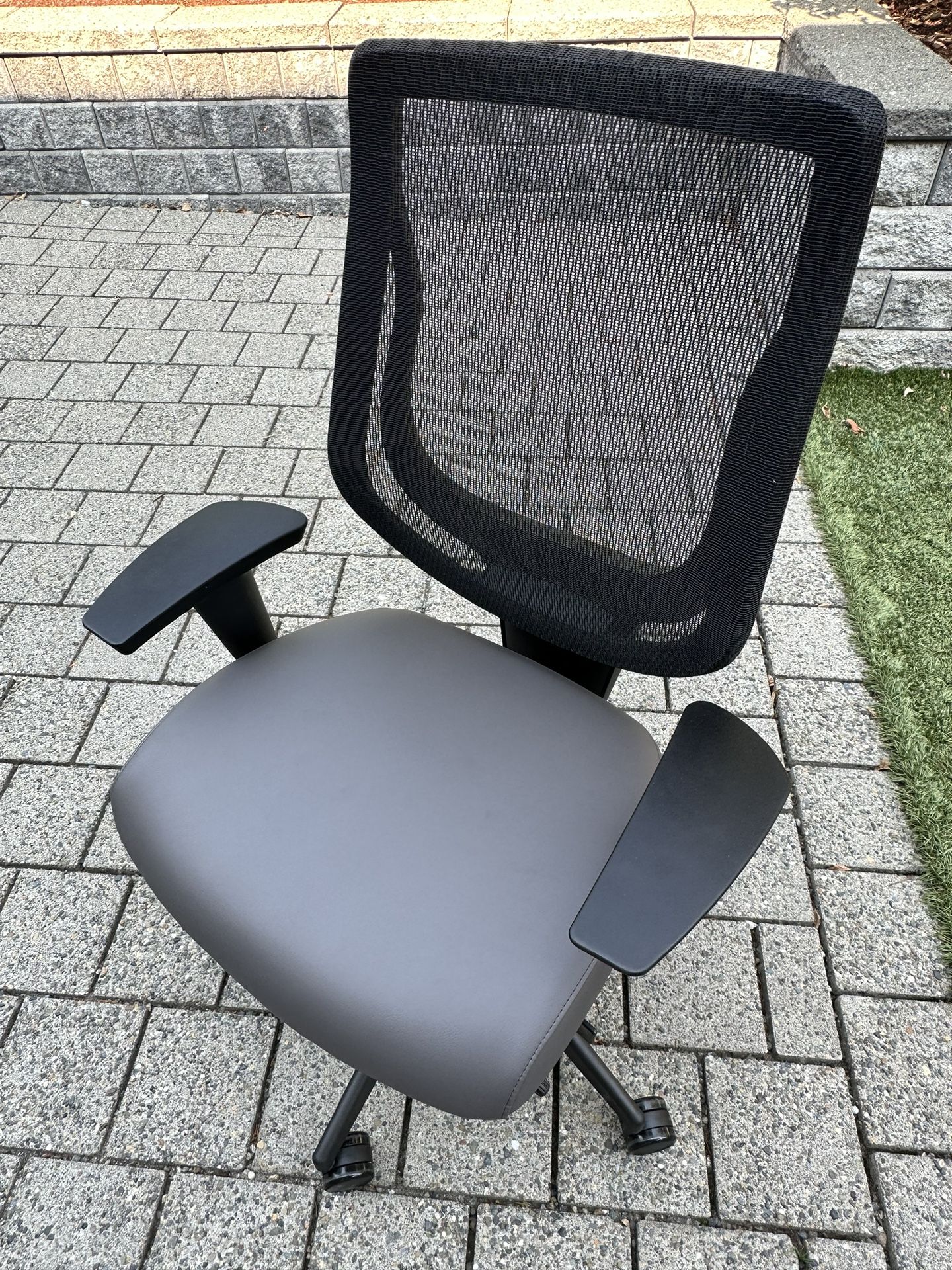 All Seating, Fully Ergonomic Task Chair, Commercial Quality And 10 Year Warranty!