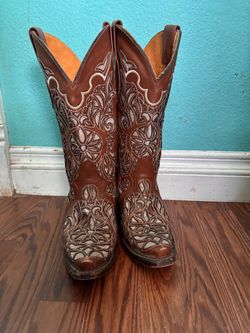 leather cowgirl boots for women