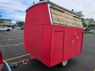 Small trailer 5ft 1/2 tall 5ft wide 6ft long