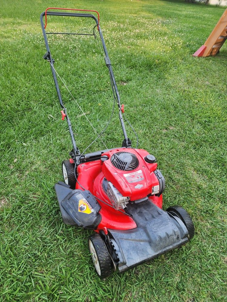 Troy 21" Self-propelled Lawn Mower 