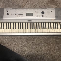 Yamaha Keyboard 