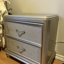 Nightstand 