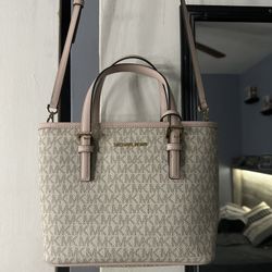 Michael Kors White With Pink Outline Purse