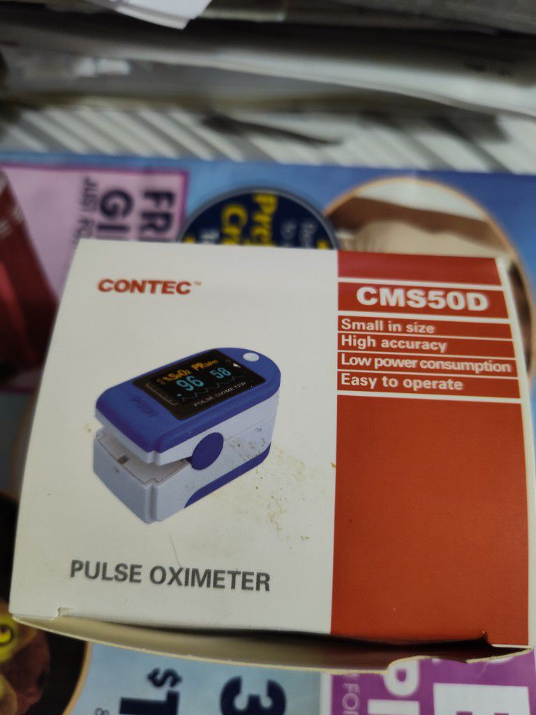 BRAND NEW NEVER USED PULSE OXIMETER 