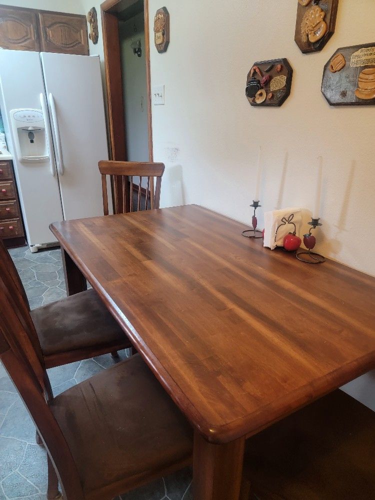 Dinning Table