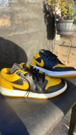 Air Jordan lows size 7