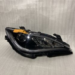 2017-2020 Chrysler Pacifica Right RH Passenger Side Headlight OEM (contact info removed)2AE