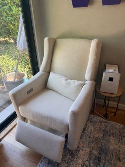 Babyletto Kiwi Electronic Swivel Glider Recliner