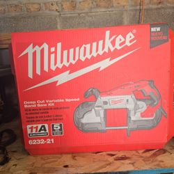 Milwaukee 11 Amp Band Saw With Hard Case (Brand New)