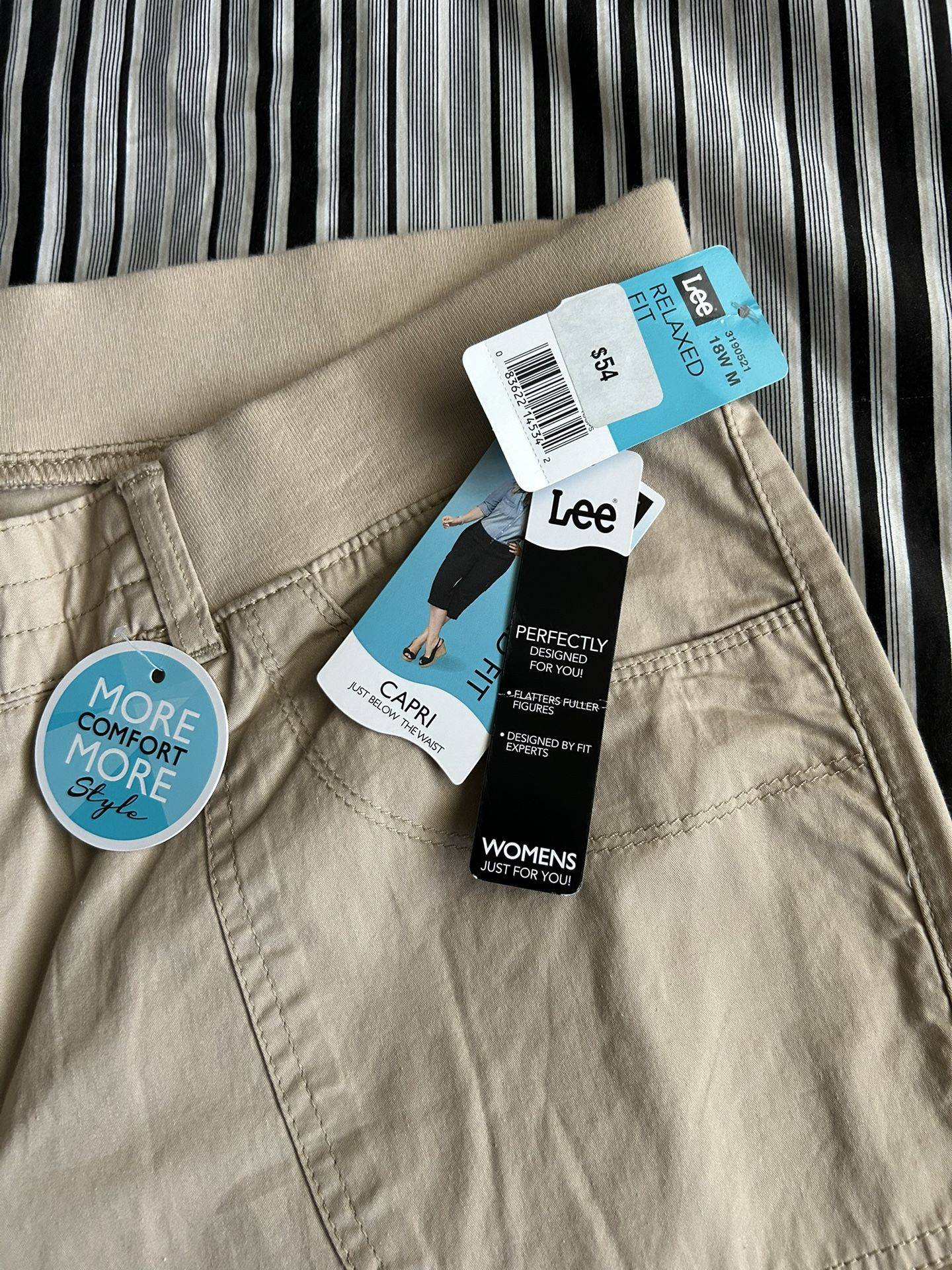 Short pants size 18 Lee