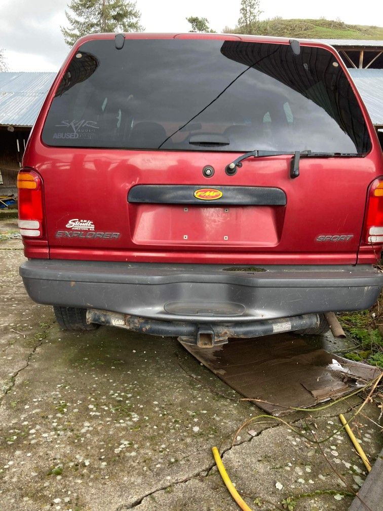 2000 Ford Explorer