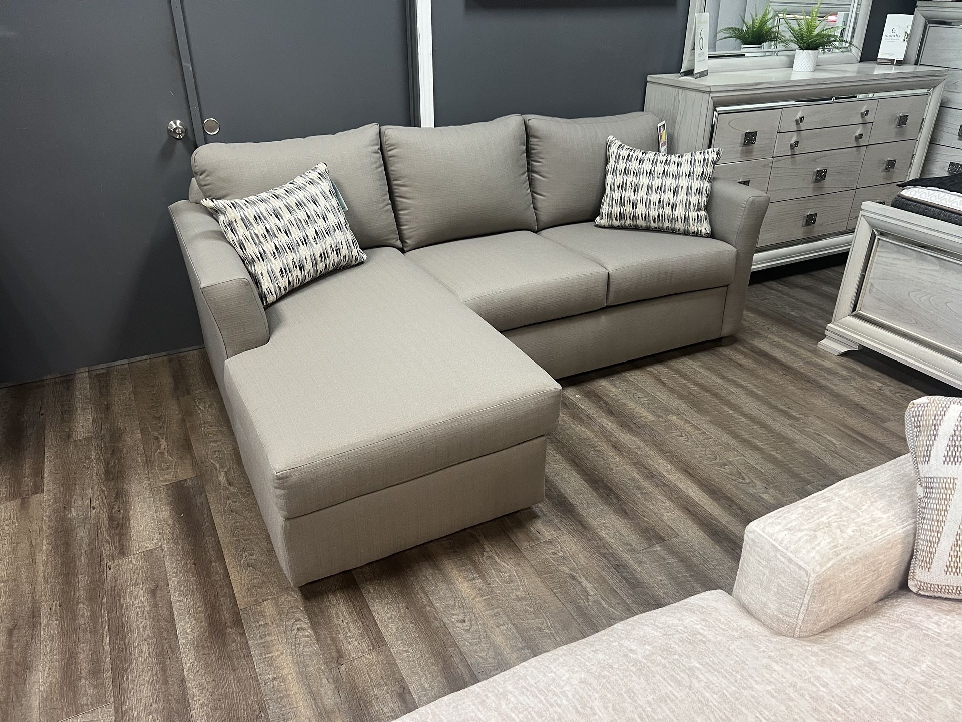 Small Sectional With Reversible Chaise 