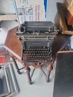 Antique Type Writter