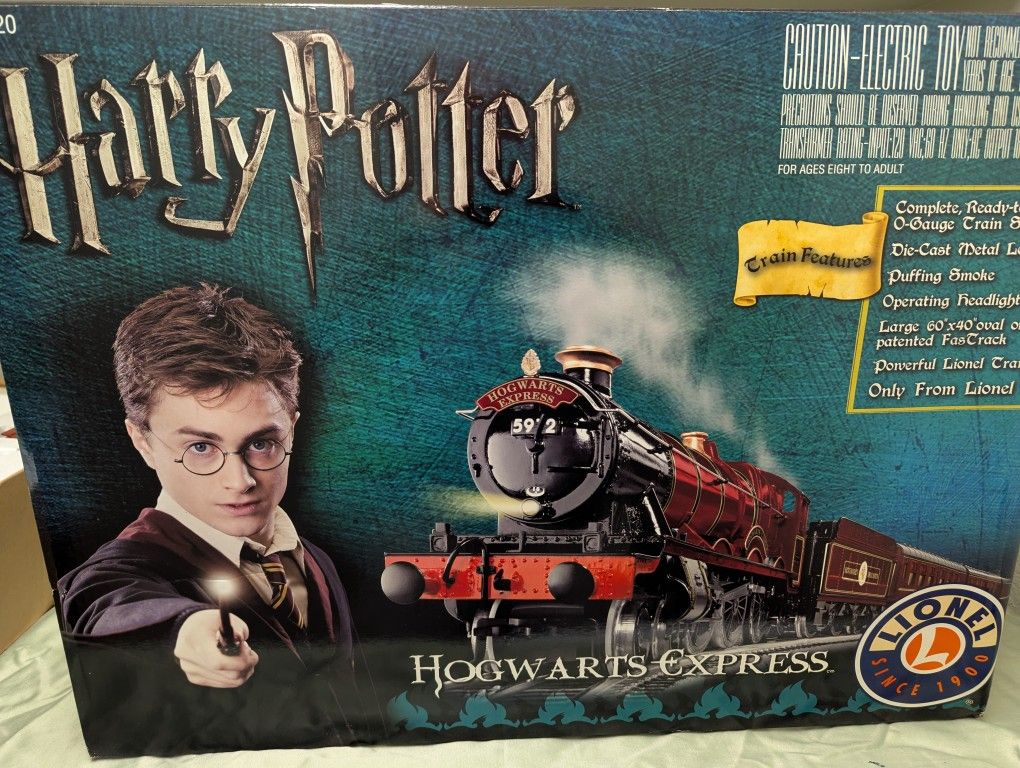 Lionel Harry Potter Hogwarts Express Train,