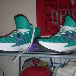 LeBron Witness 6 Like New