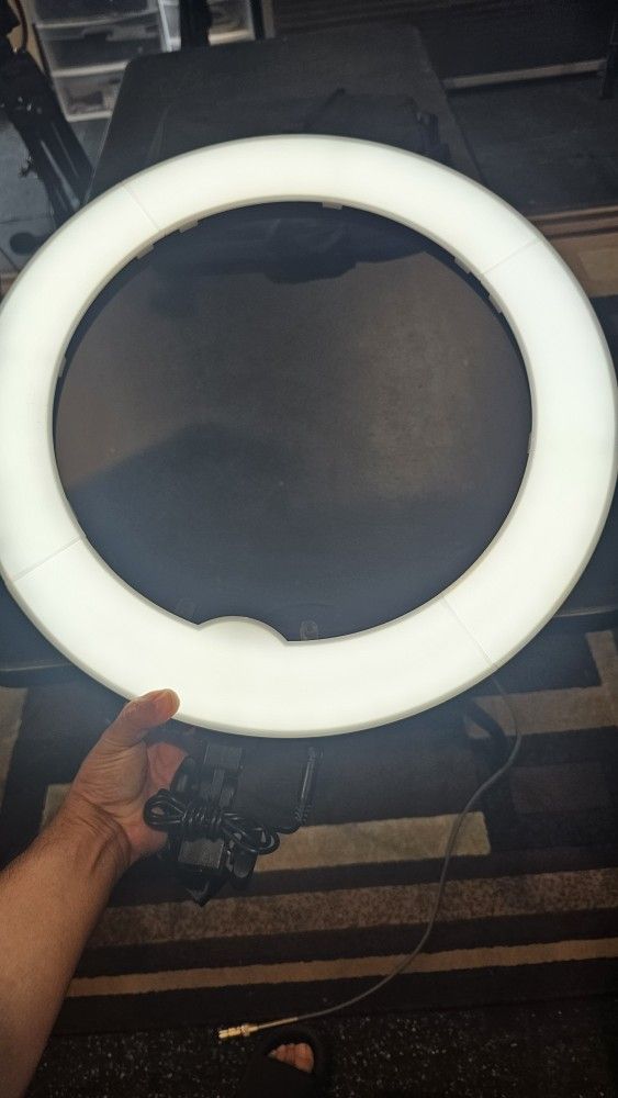 IViSii - 55watts 19" RING LIGHT! Pristine!!