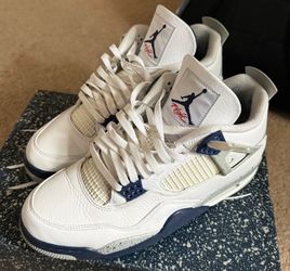 AIR JORDAN 4 MIDNIGHT NAVY - size 11.5
