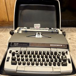 Smith Corona Electra 120 electric portable typewriter