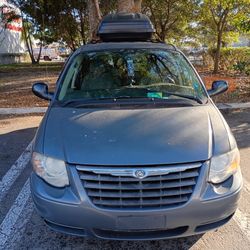 2006 Chrysler Town & Country