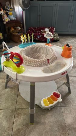 Skip Hop activity center