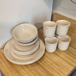 Vintage Corelle Calico Rose Dinnerware. for Sale in Spokane WA OfferUp