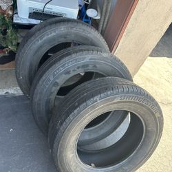 Bridgestone 235/65R17