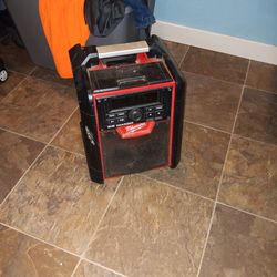Milwaukee M18 Charger Radio