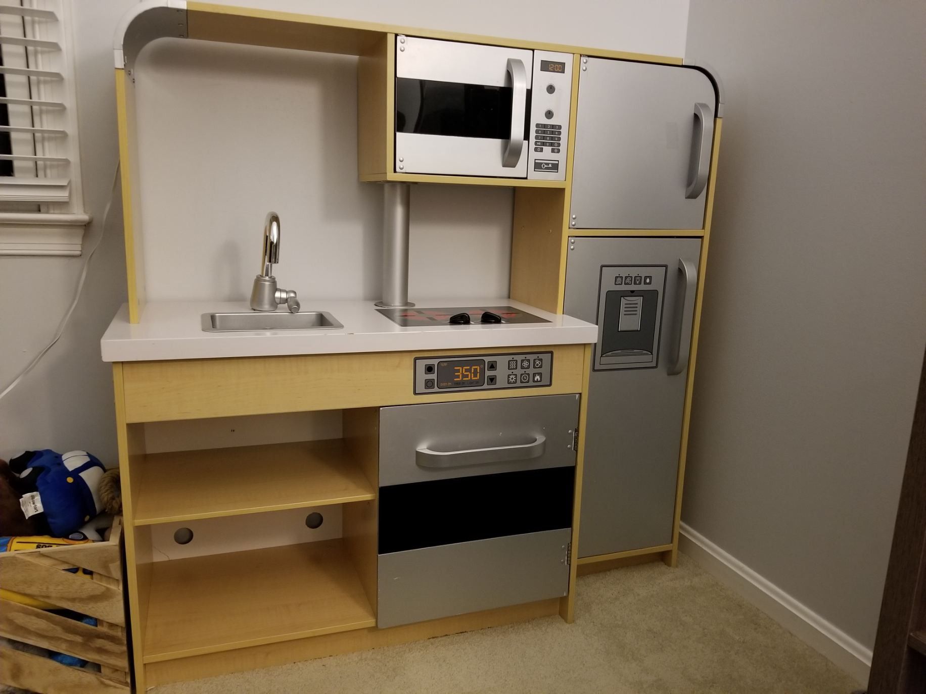 KidKraft - Children's Play Kitchen