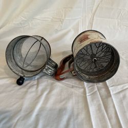 Vintage Kitchen Sifters – Set of 2 (Metal + Retro Tin Design)