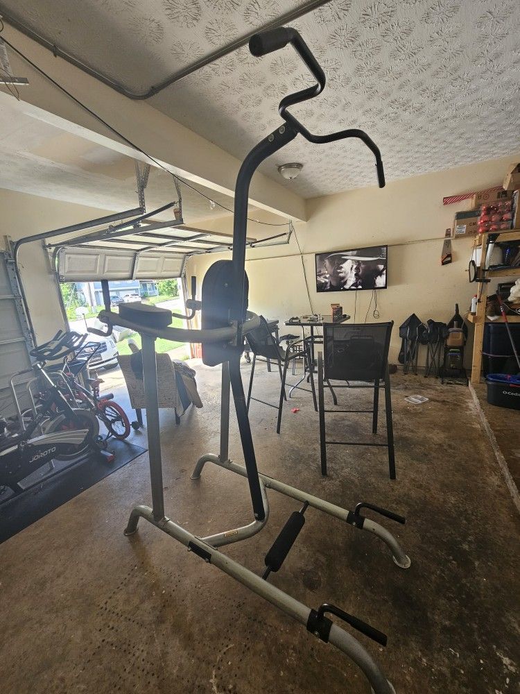 Pull Up Bar