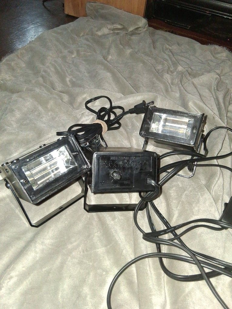 3 Adjustable Strobe Lights