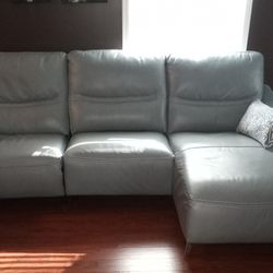 Leather 3pc Power Reclining Sectional, Chaise Right
