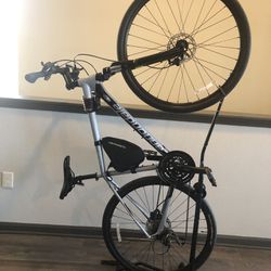 Bicycle: Cannondale Quick CX4