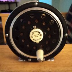 Vintage Pflueger Fly Fishing Reel for Sale in Portland, OR - OfferUp