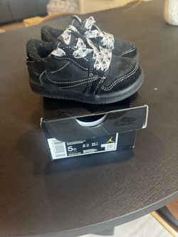 Travis Scott Nike Size 5 