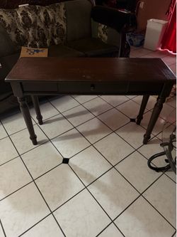 Entry way table