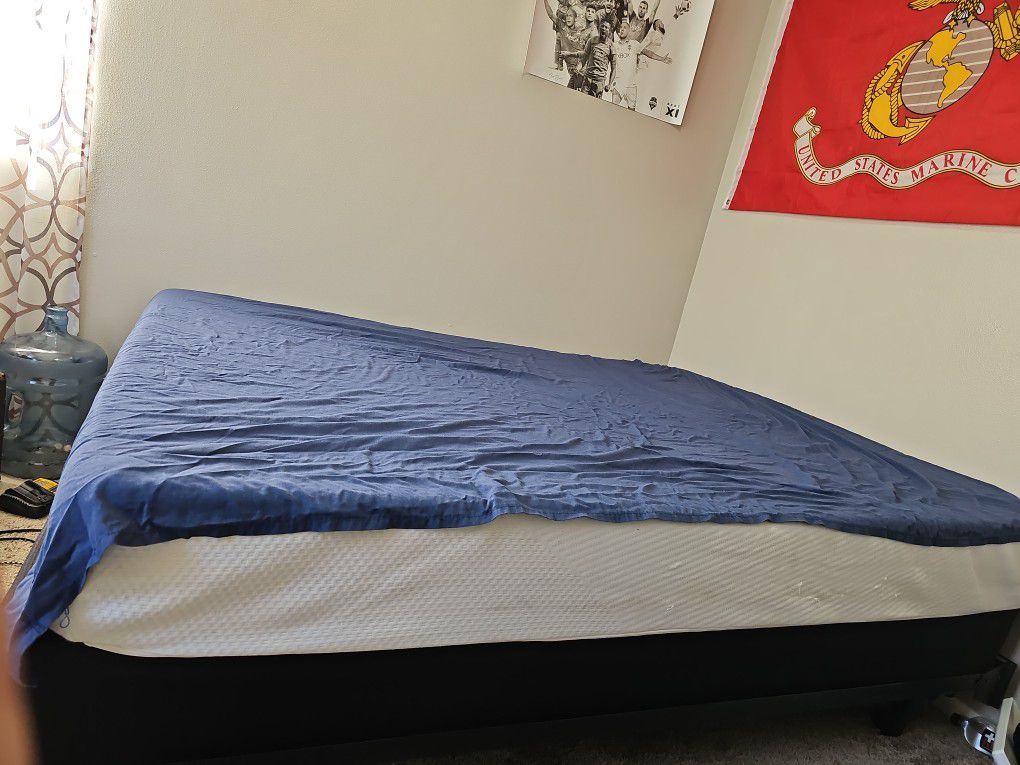 mattress and box spring with metal frame 