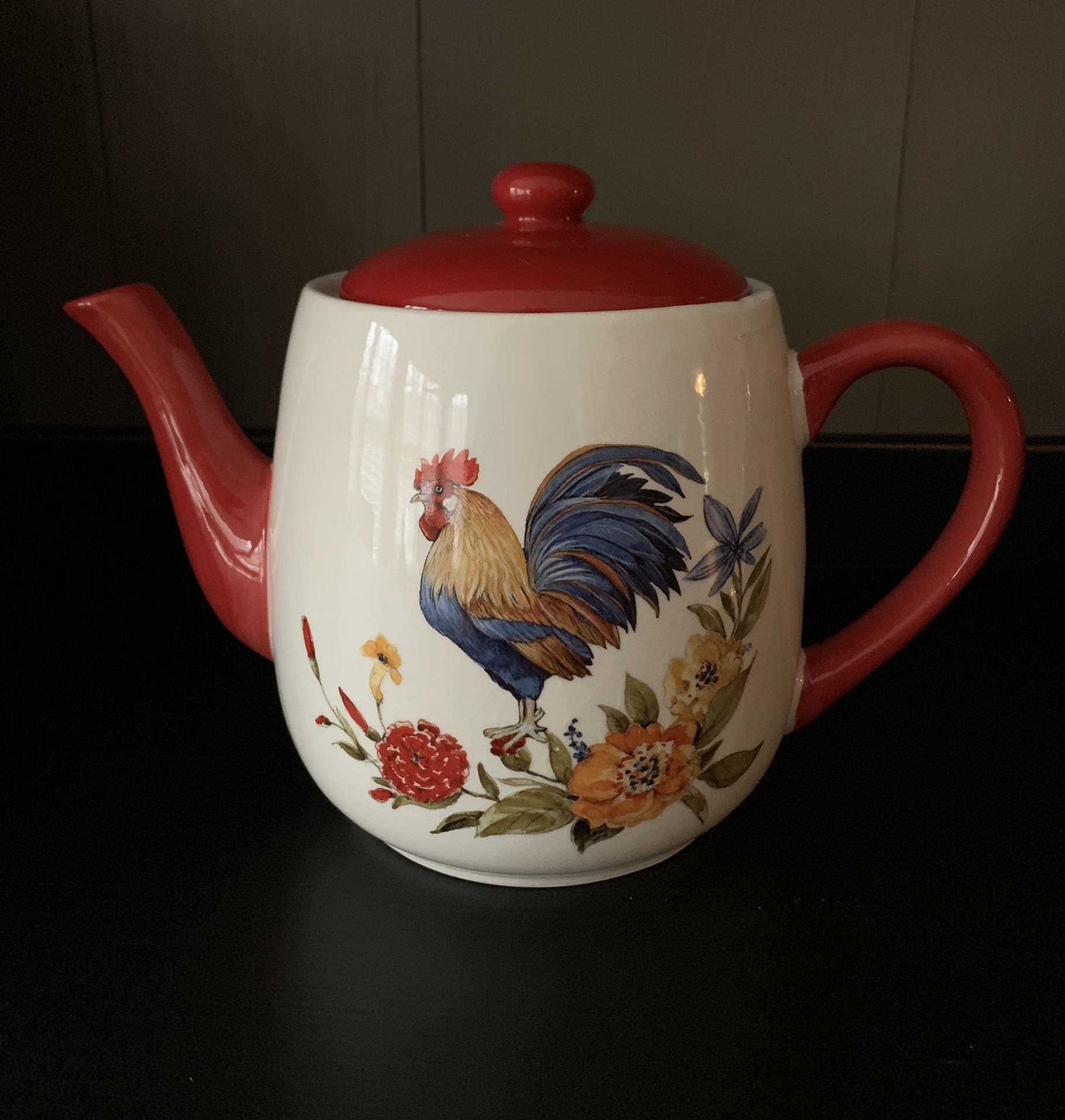 New In Box Cracker Barrel Susan Winget Rooster 50 oz Teapot