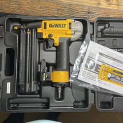 Dewalt 18 Ga Brad Nailer