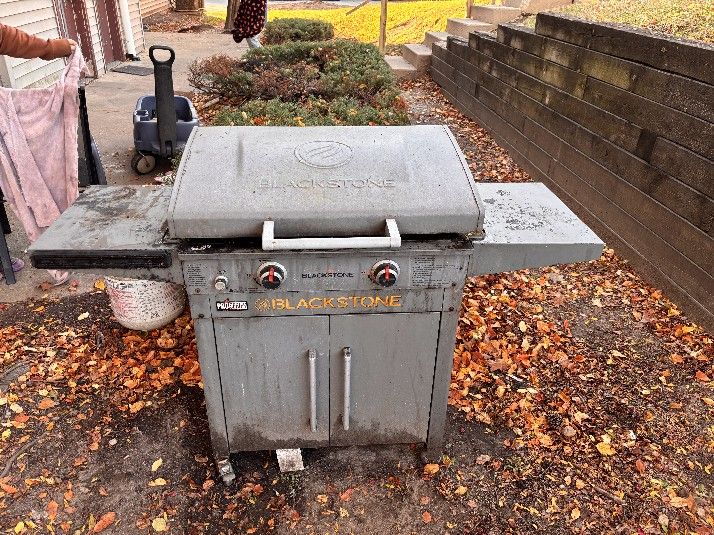 Used Blackstone 2 Burner Grill/Griddle
