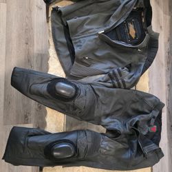 Motorcycle pants and jacket 