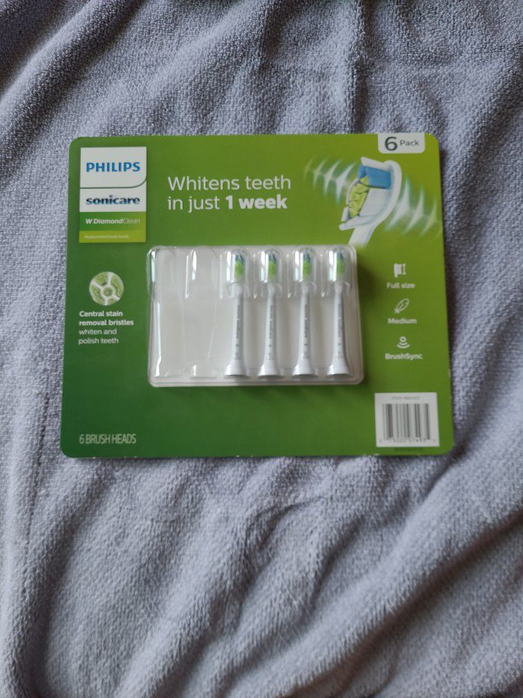 Philips Sonicare w/ Diamond Clean Replacement Heads 4