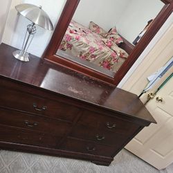 Dresser And Mirror 100$