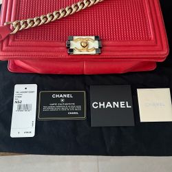 Chanel New Medium Cube Boy Bag In Red Lamb skin And Gold Hardware